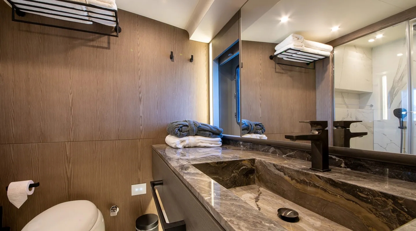 master bathrom.jpg