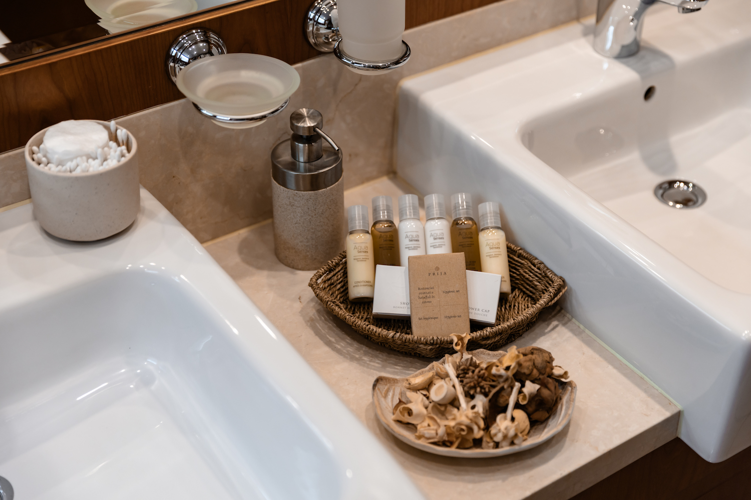 master bathroom amenities.jpg