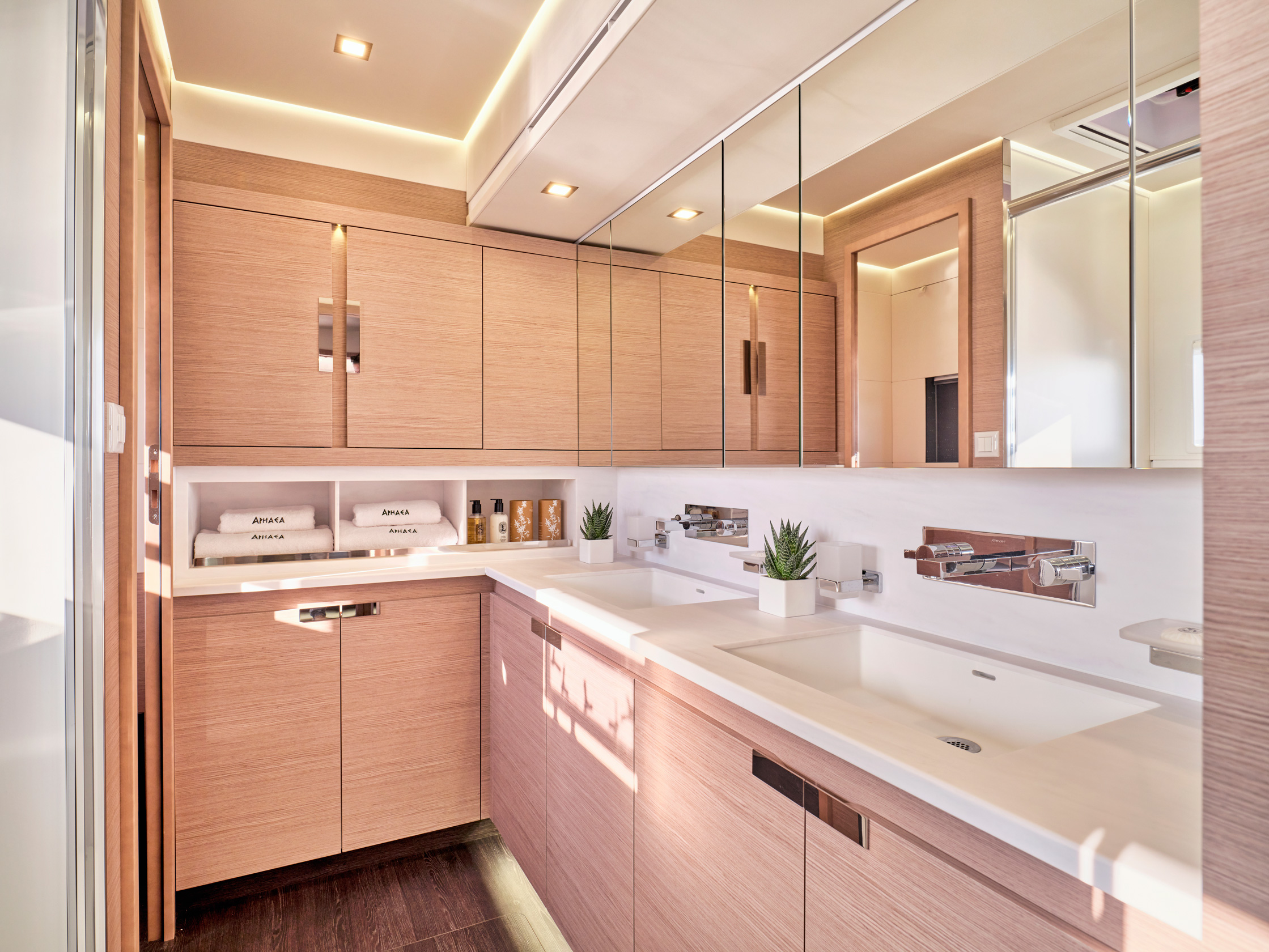 master cabin - bathroom.jpg