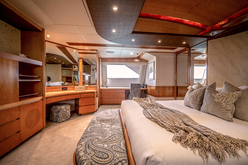 master cabin2 island heiress.jpg