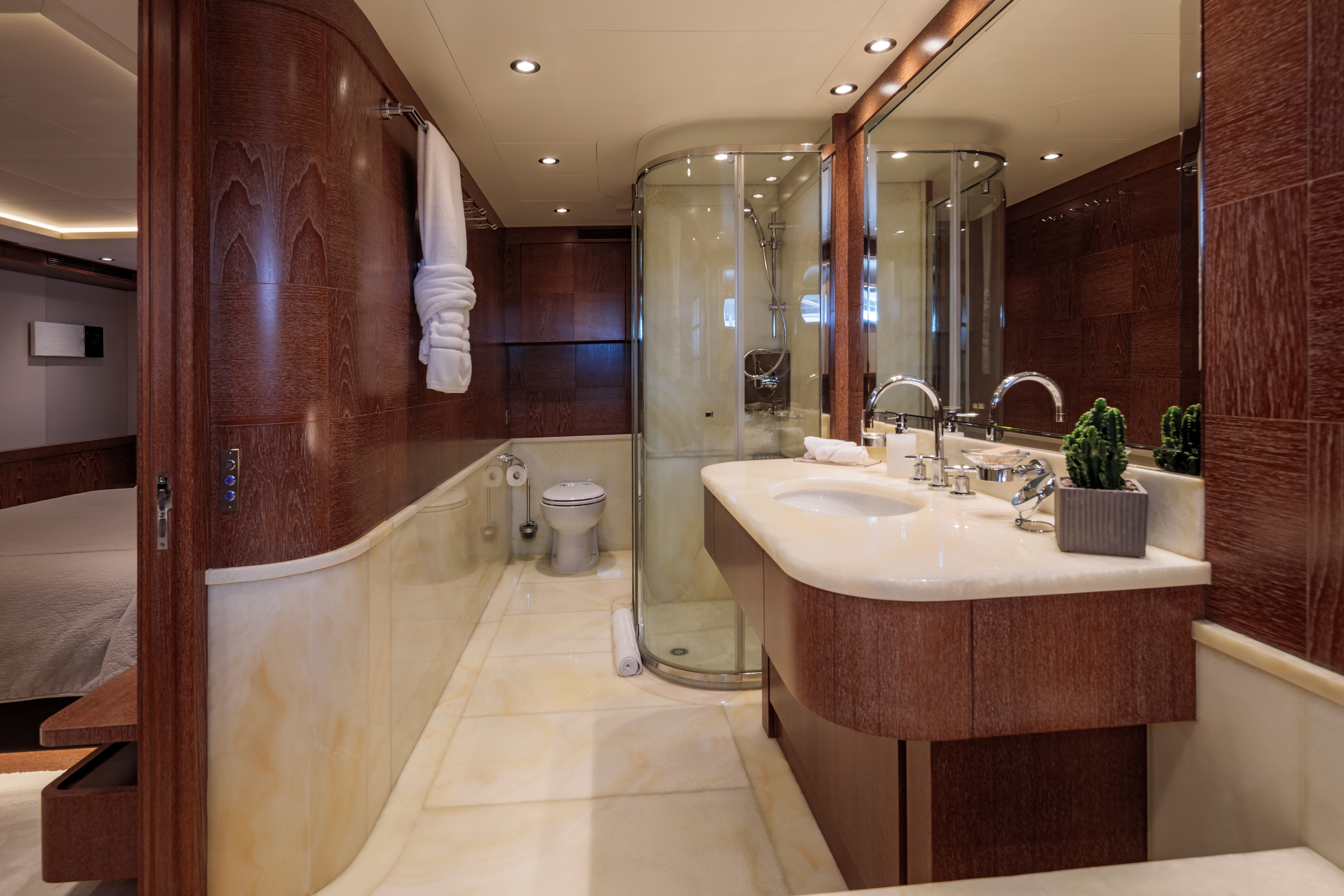 master ensuite bathroom. .jpg