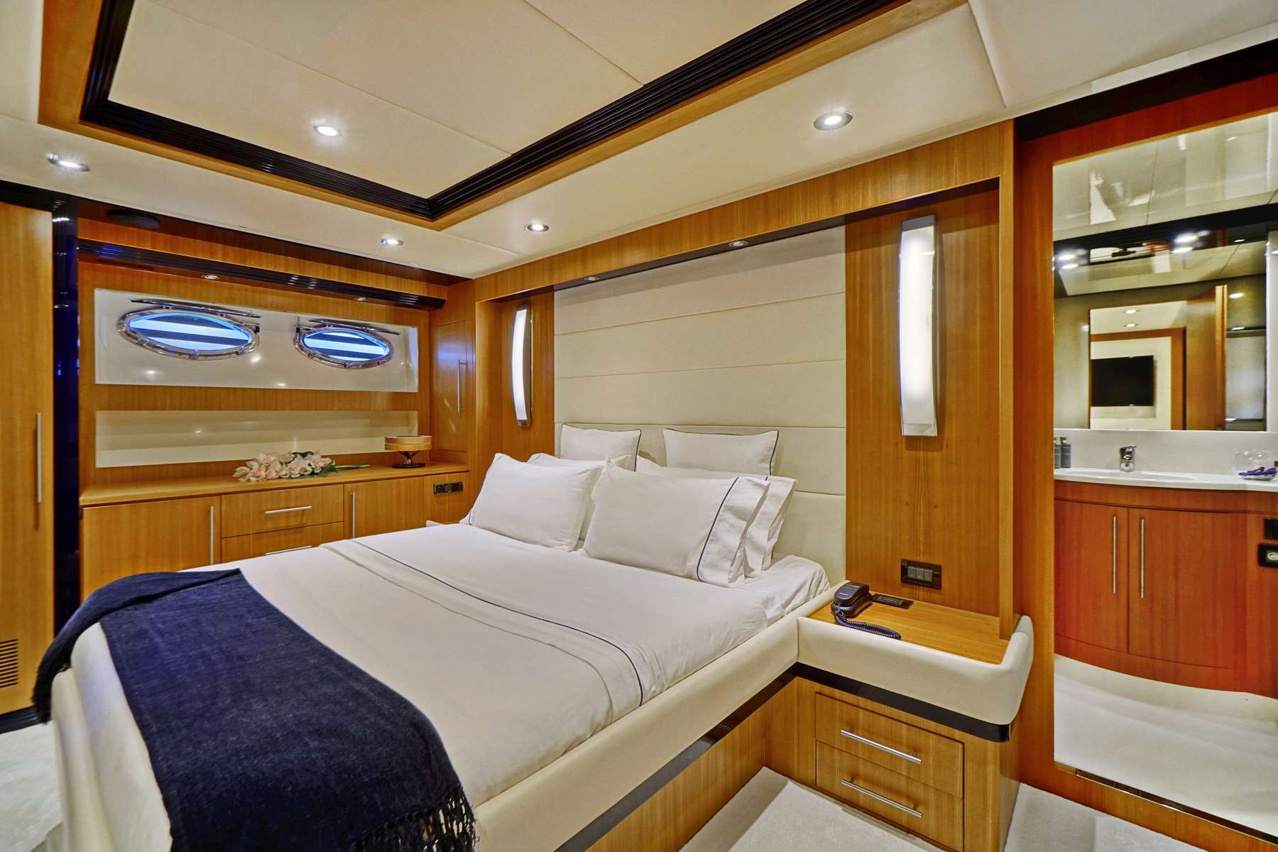 master guest cabin .jpg