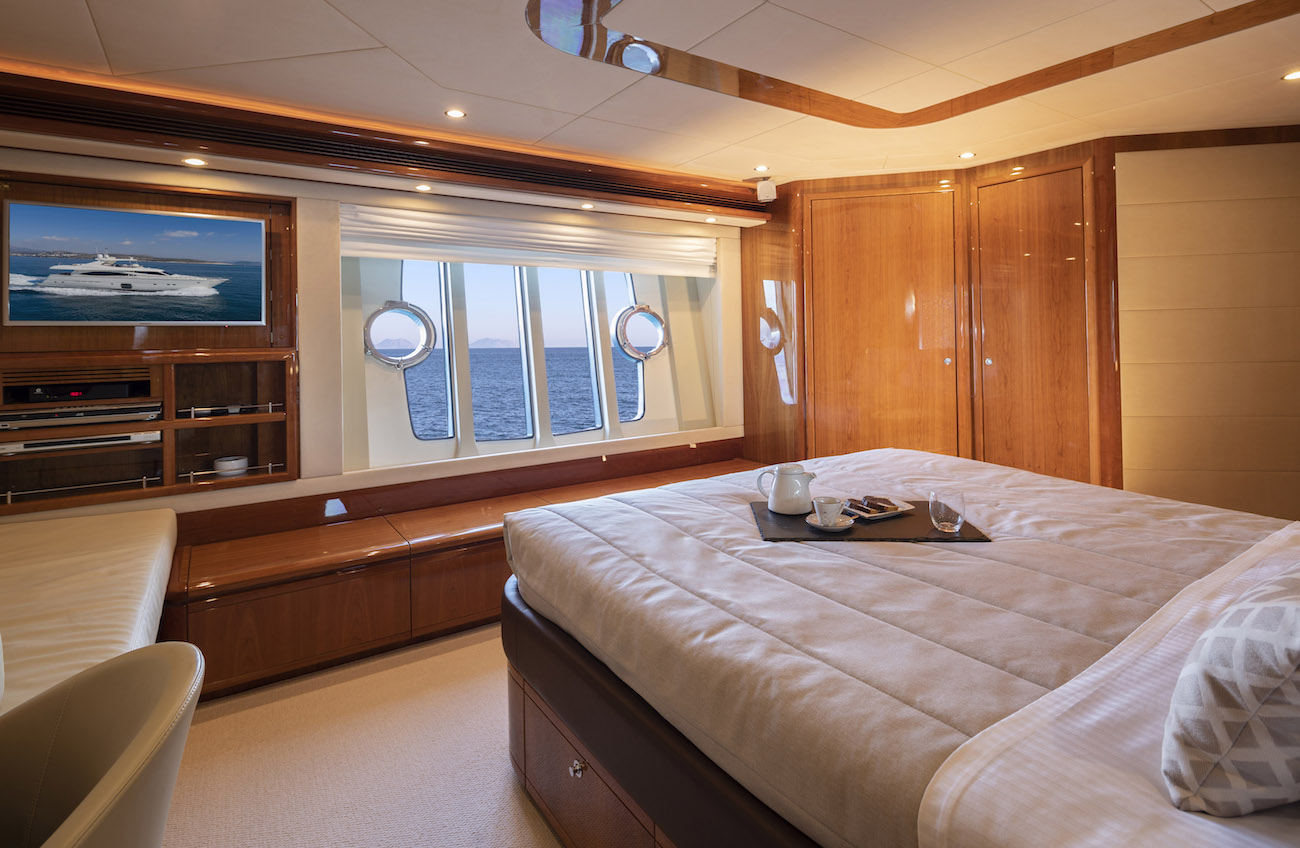 master luxury cabin.jpg