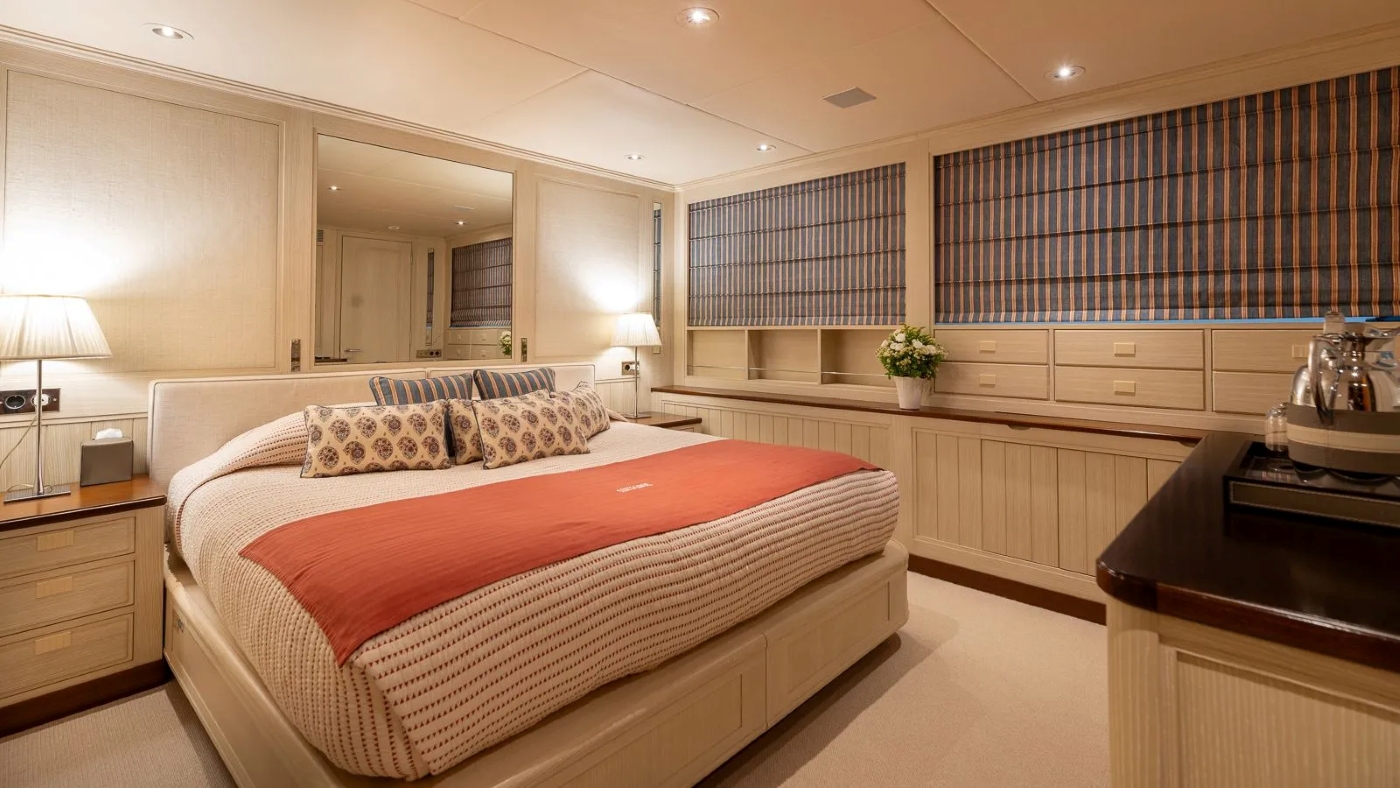 master stateroom 06.jpg
