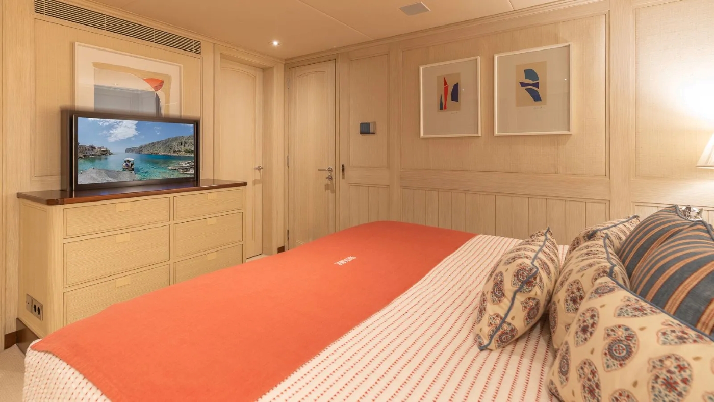 master stateroom 07.jpg