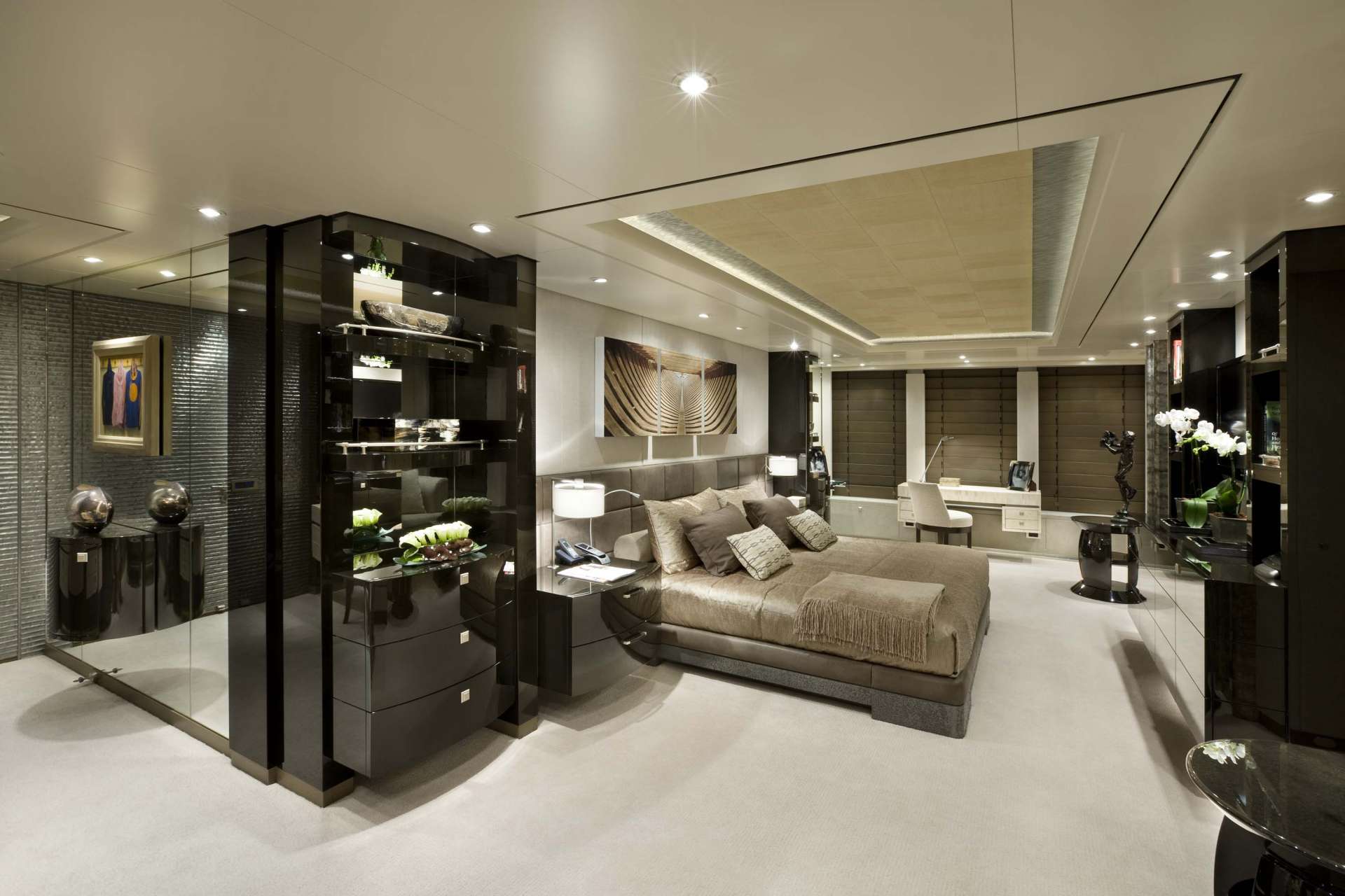master suite - Photo Feadship.jpg