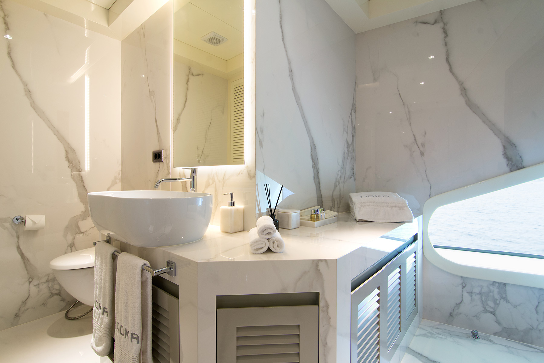 master suite ensuite bathroom .jpg