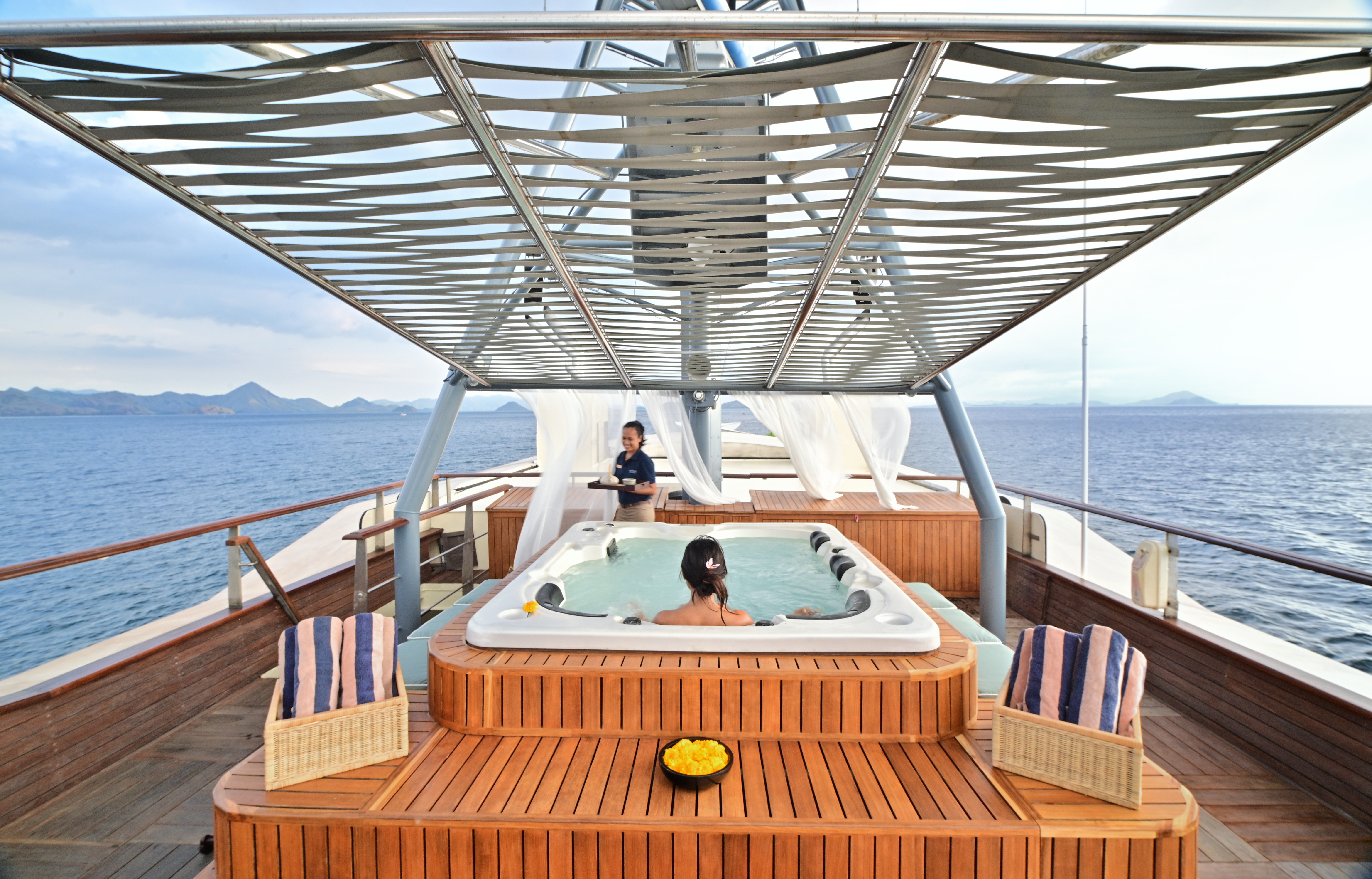 monkey island jacuzzi - Kudanil - Jack Johns.jpg