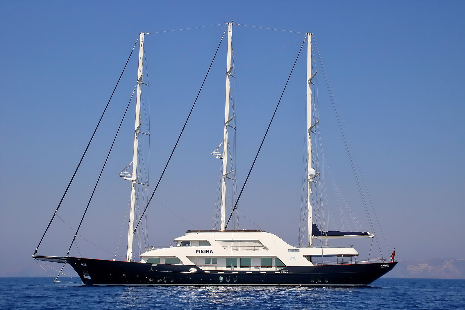 motor sailer profile.jpg