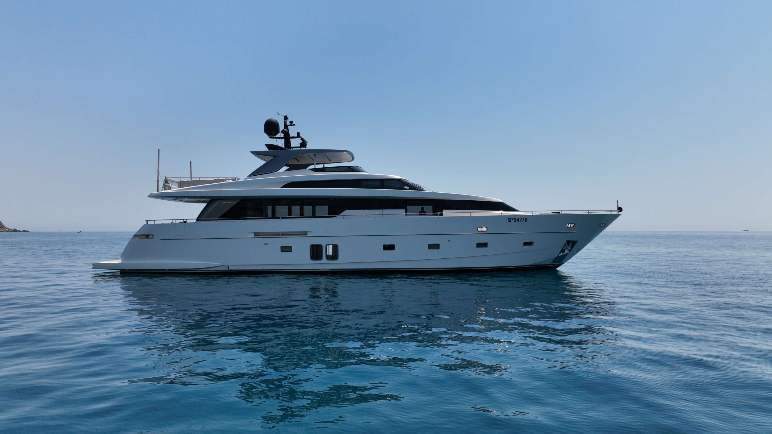 motor yacht AMAN.jpg