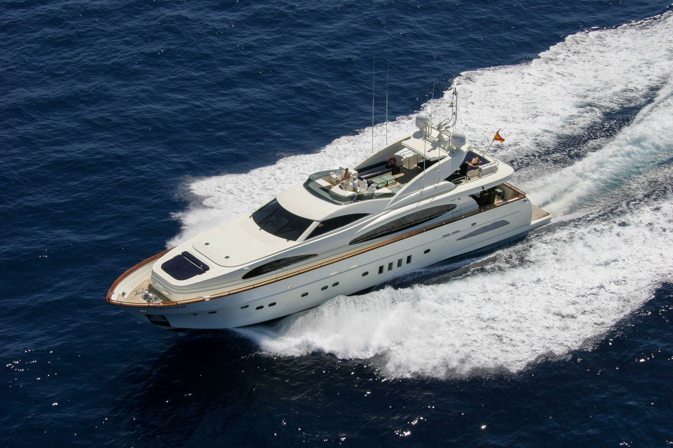 motor yacht B4.jpg