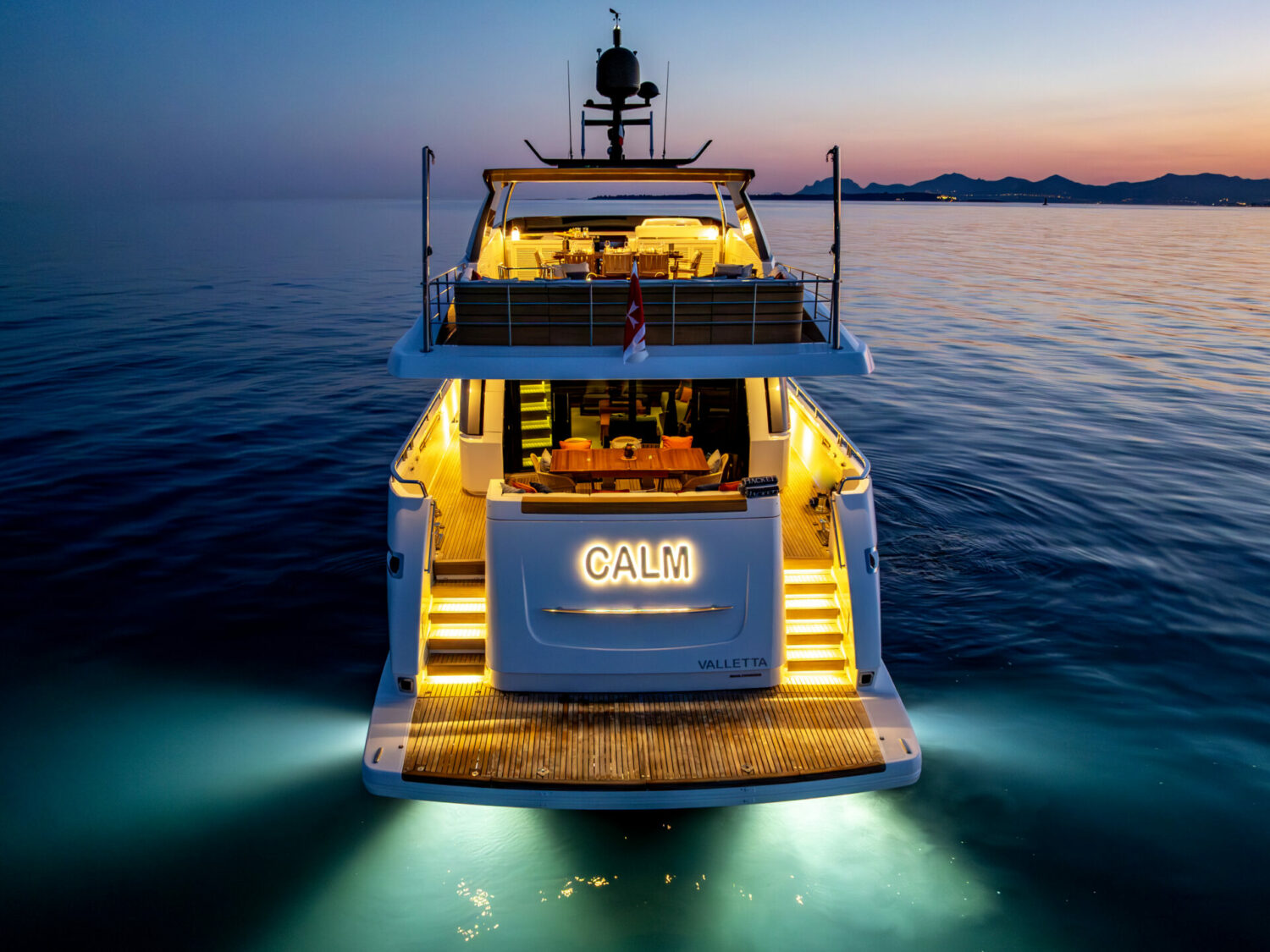 motor yacht CALM - by night .jpg