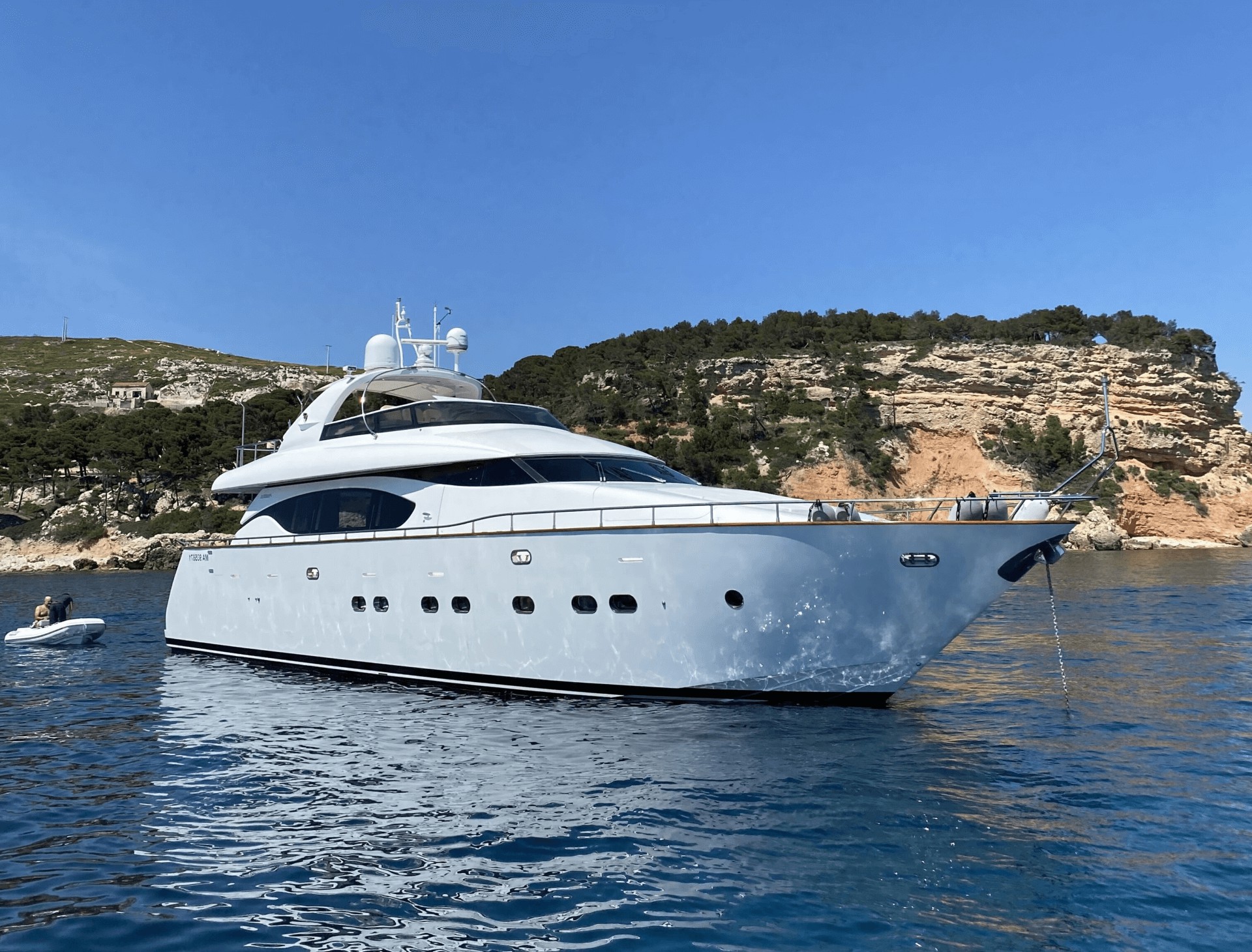 motor yacht GAMA.jpg