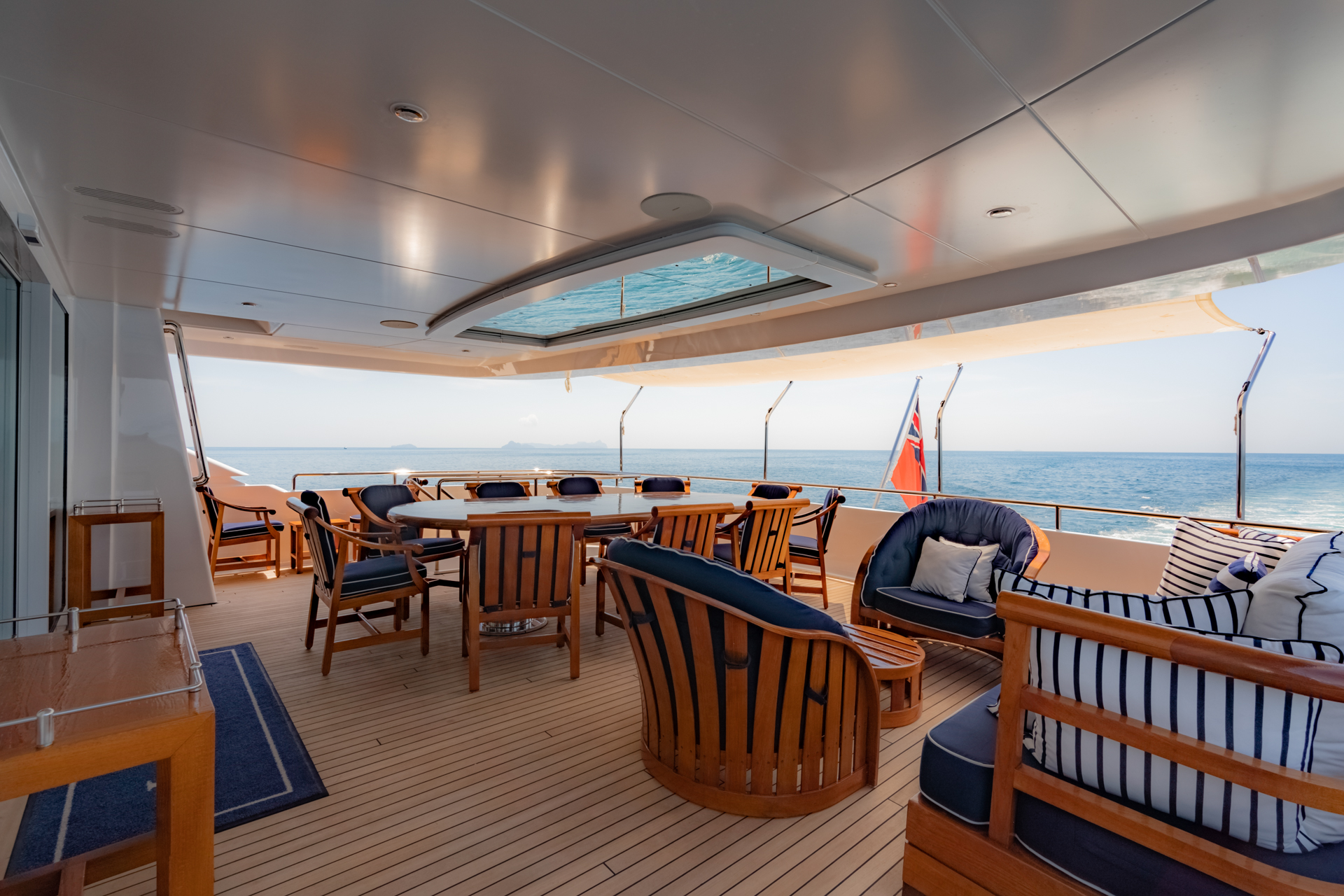 motor yacht LADY AZUL11.jpg