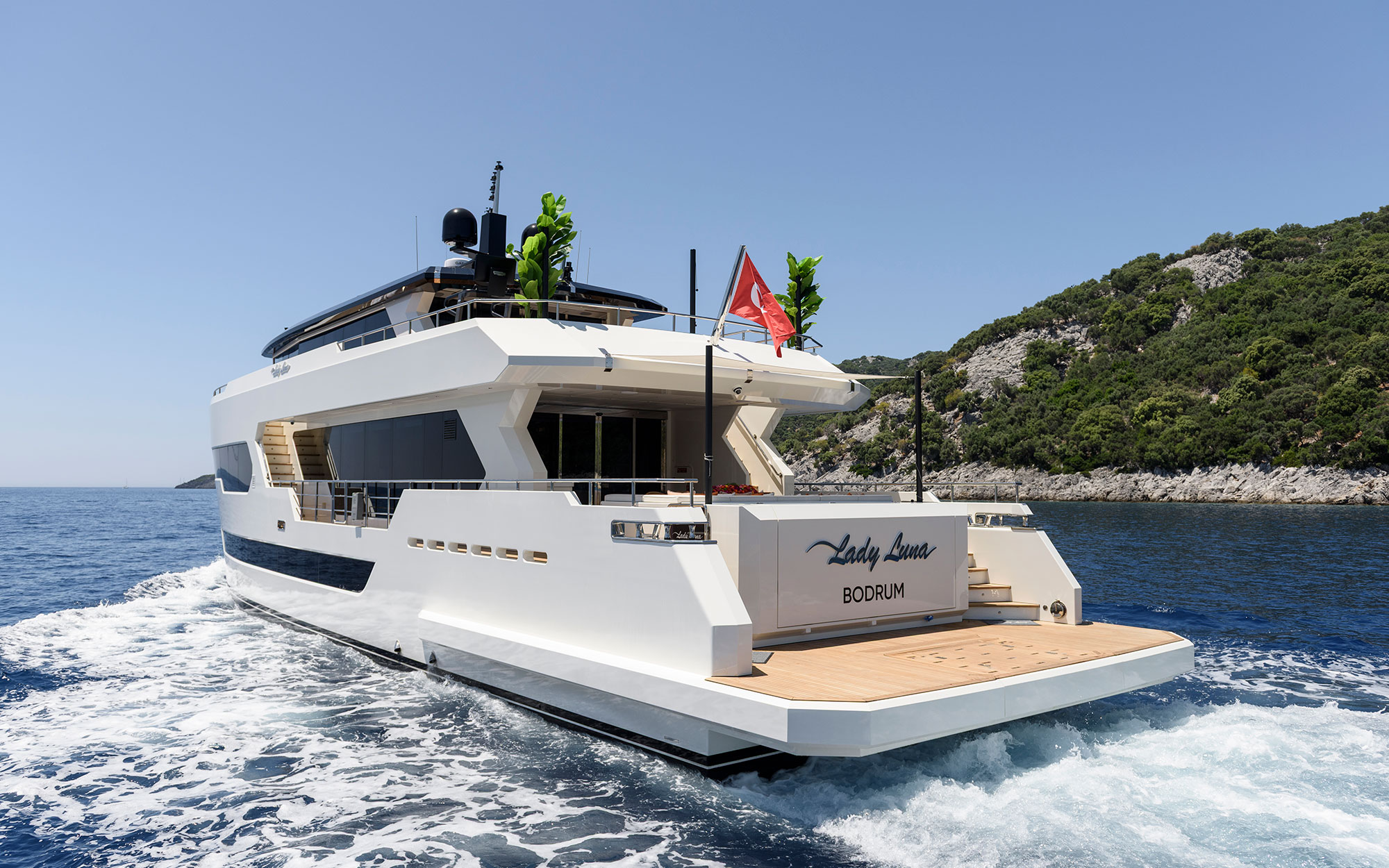 motor yacht LADY LUNA.jpg