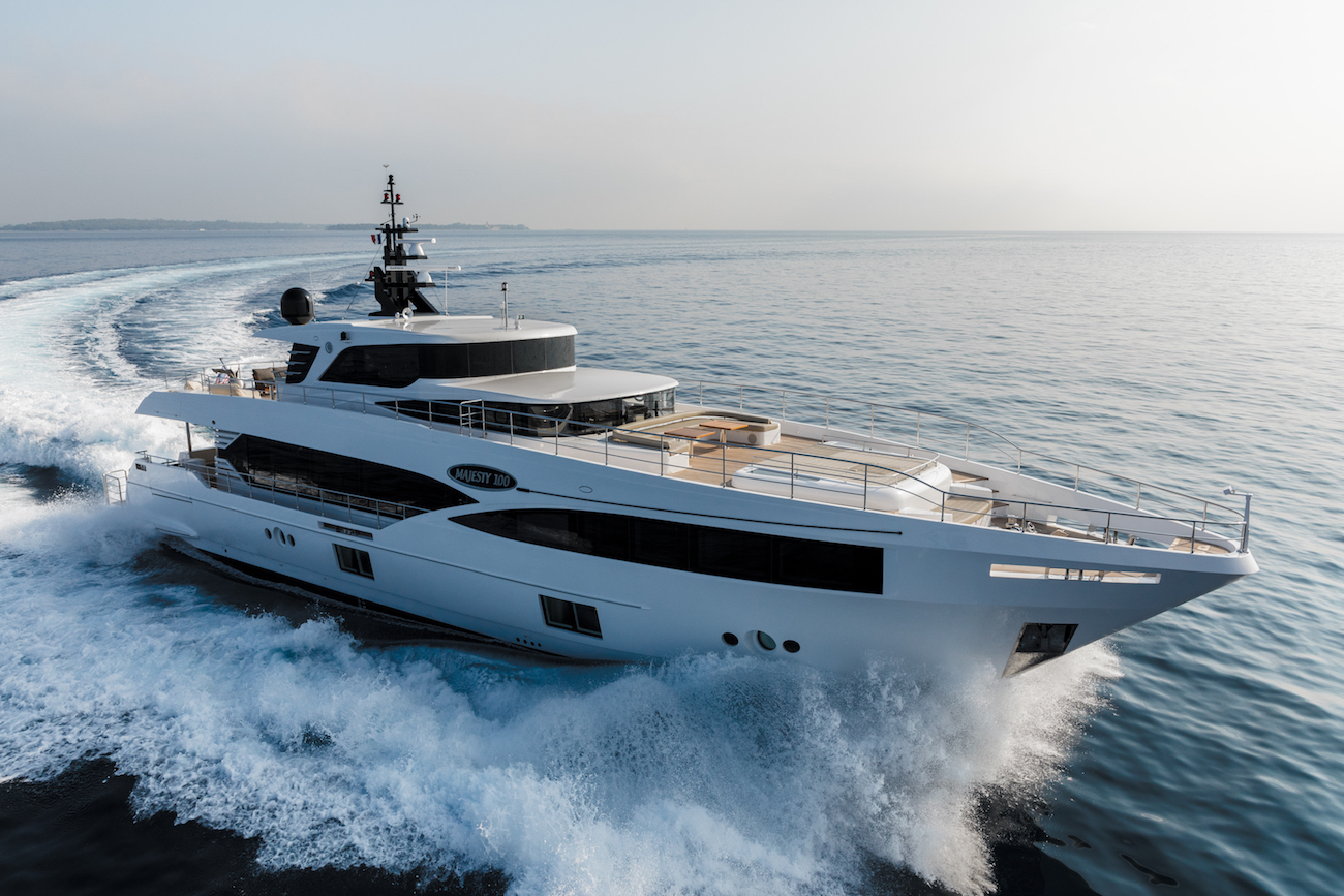 motor yacht MIA.jpg