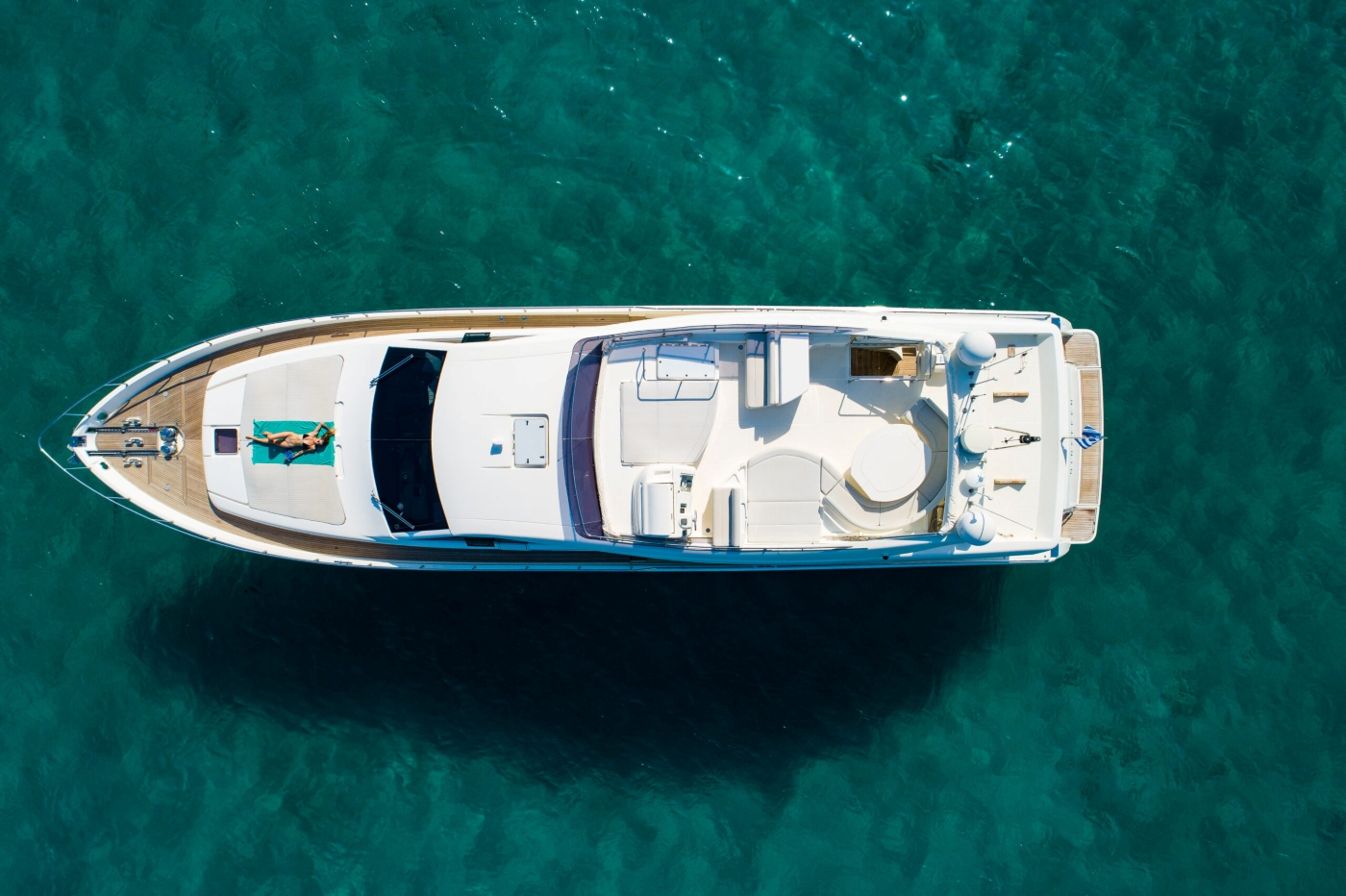 motor yacht NINETEEN.jpg