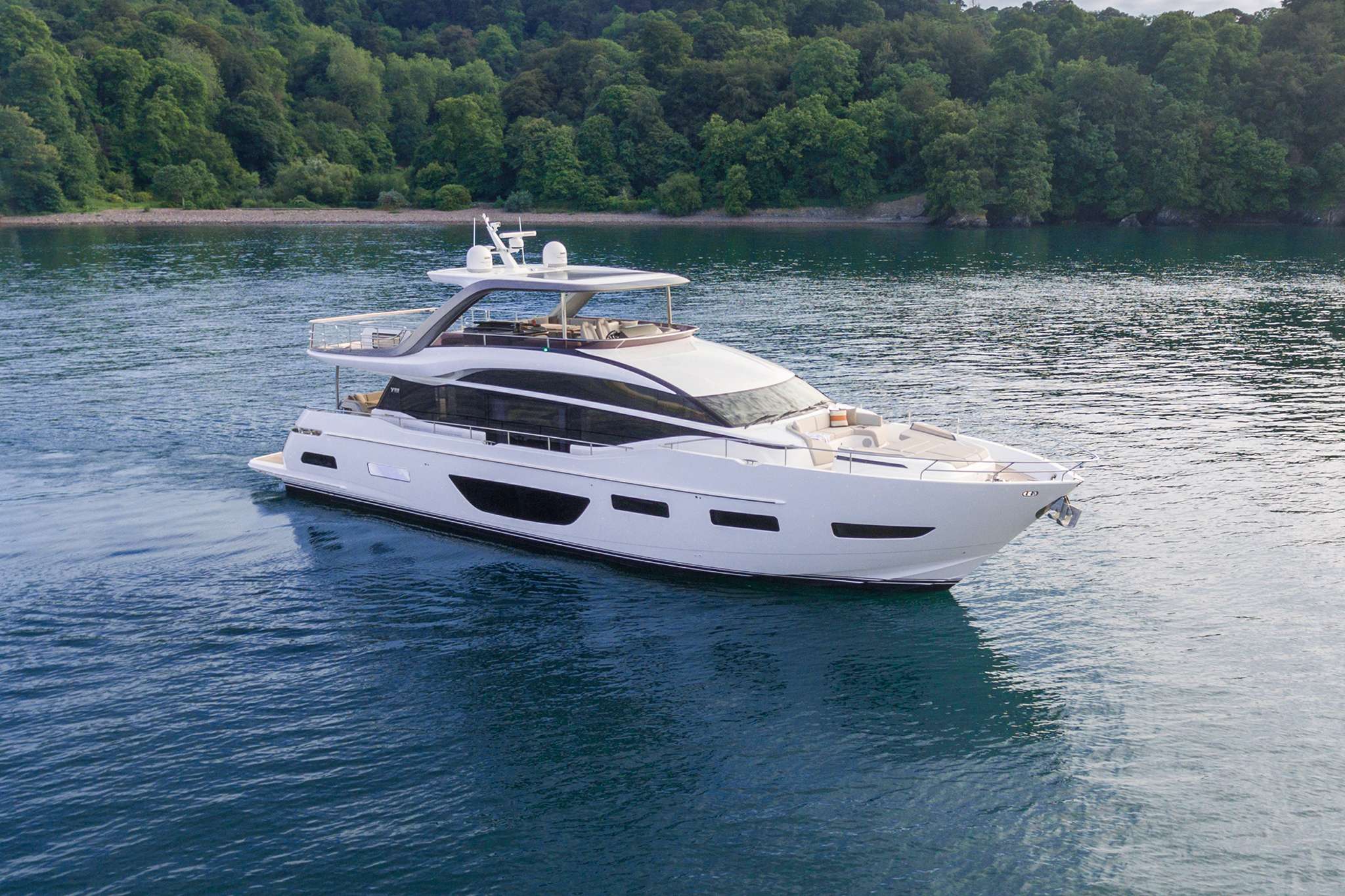 motor yacht RECORD YEAR.jpg