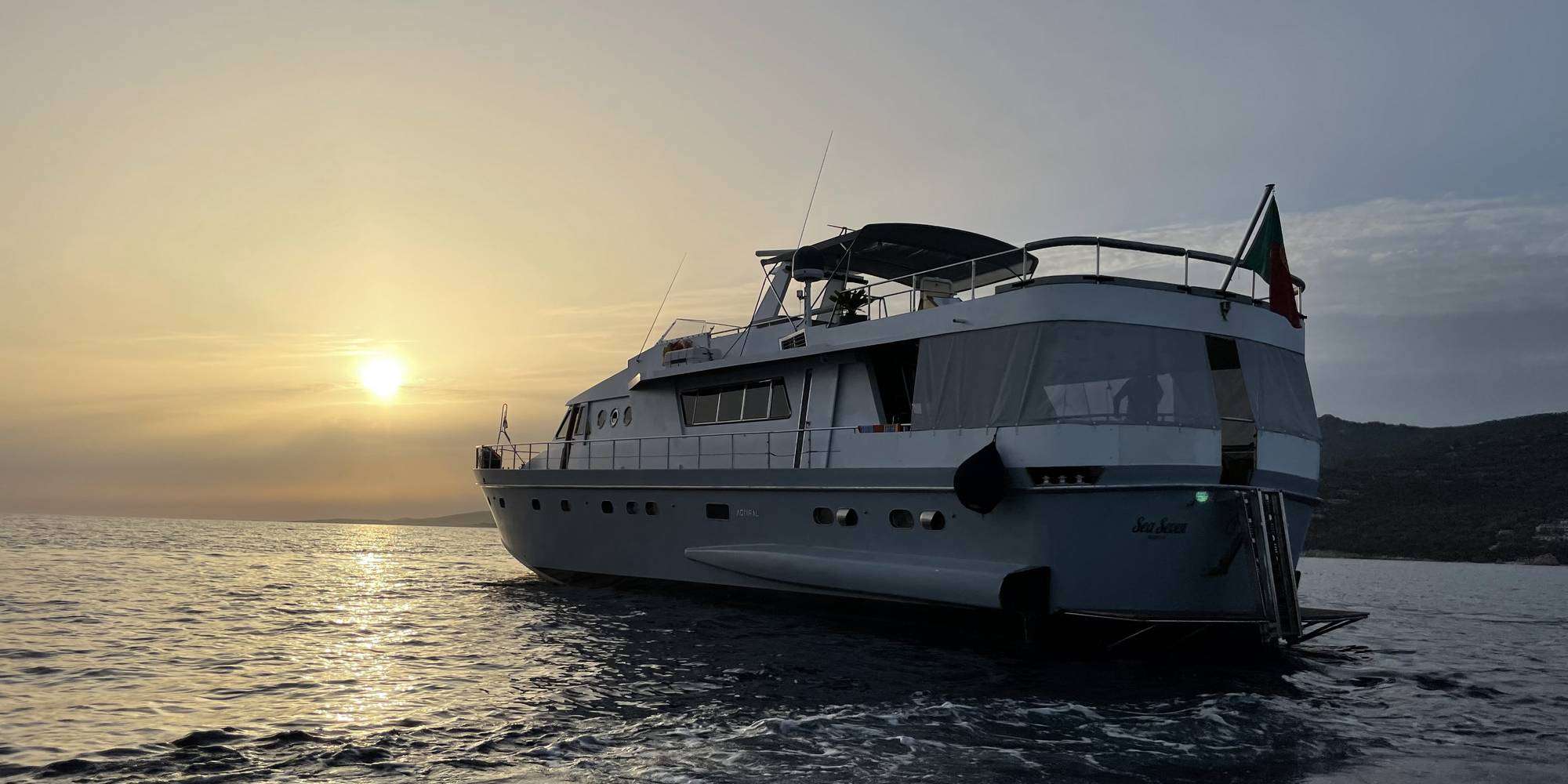 motor yacht SEA SEVEN.jpg