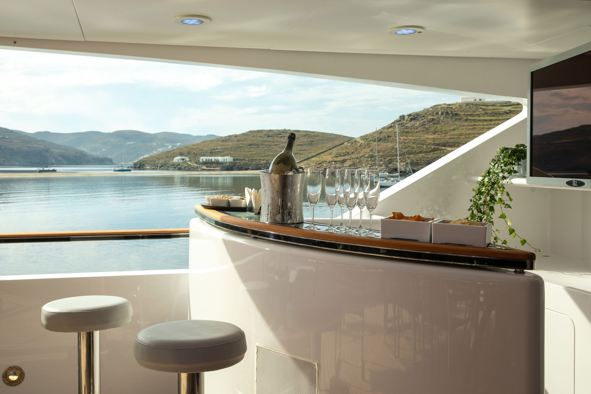 on deck bar.jpg