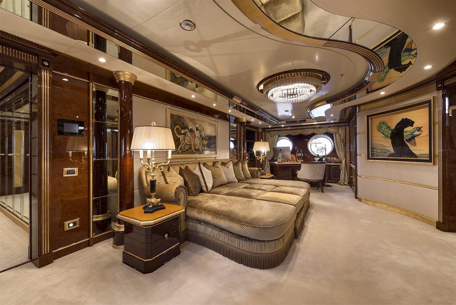 owner suite lounge area.jpg