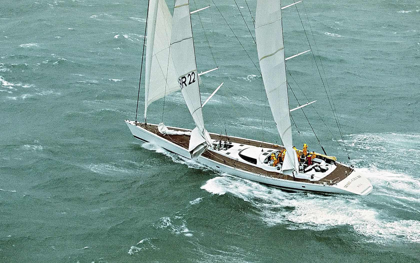 oysteryachts-yachts-specialprojects-mari_05.jpg