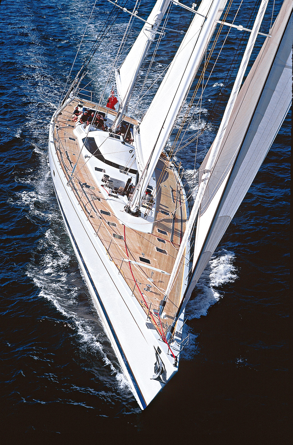 oysteryachts-yachts-specialprojects-mari_09.jpg