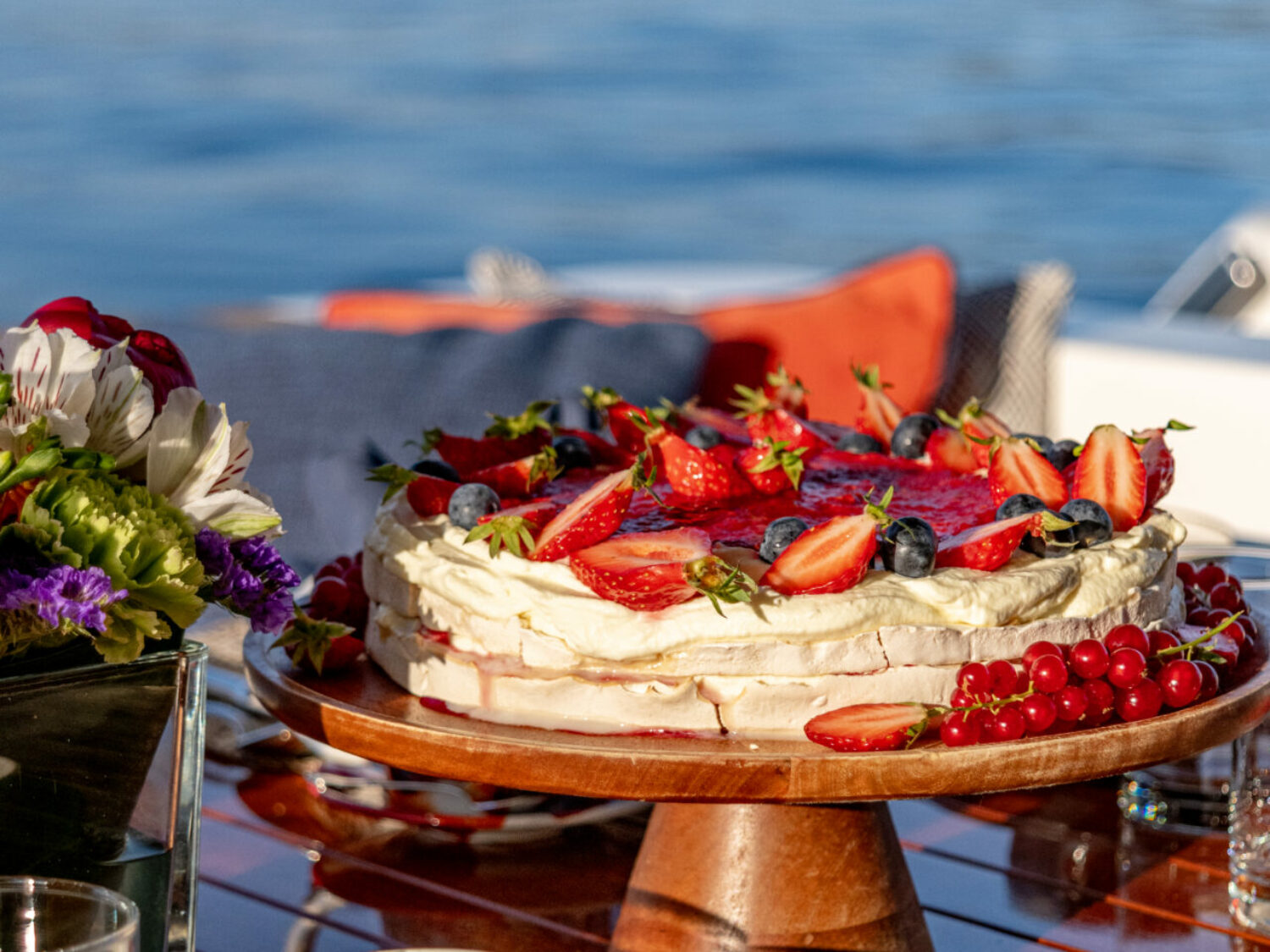 pavlova cake.jpg
