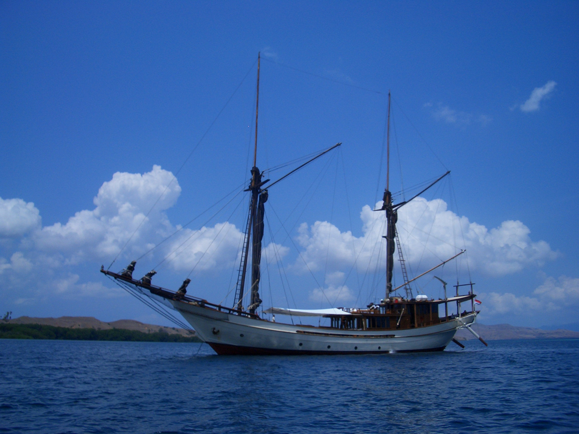 phinisi_silolona_profile.jpg