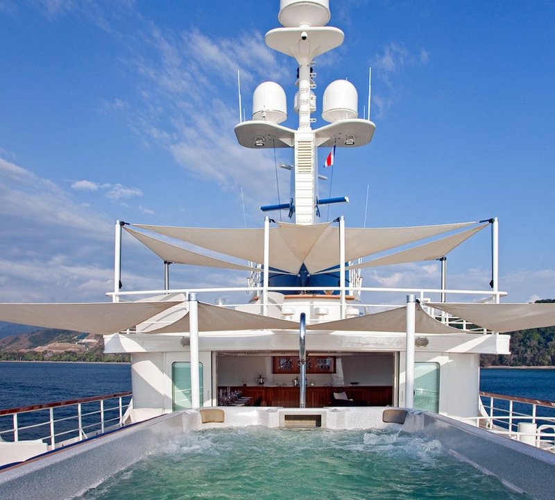 pool detail.jpg