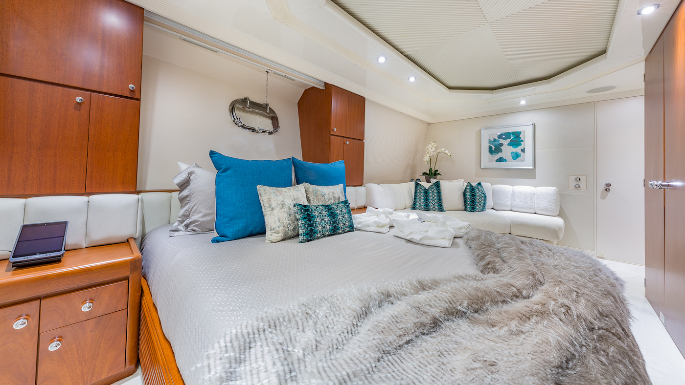 queen guest suite.jpg