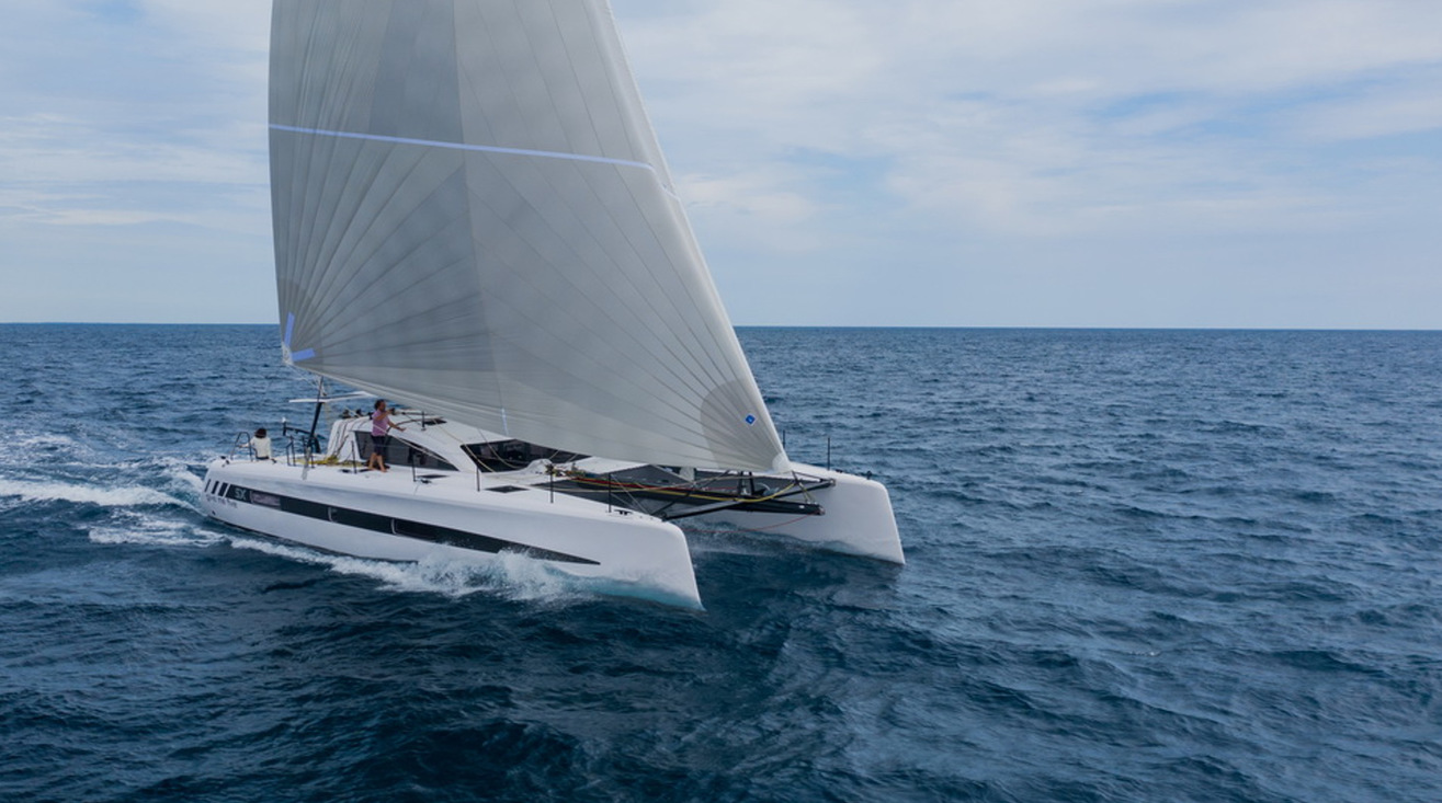 racing catamran yacht GIVE ME FIVE.jpg