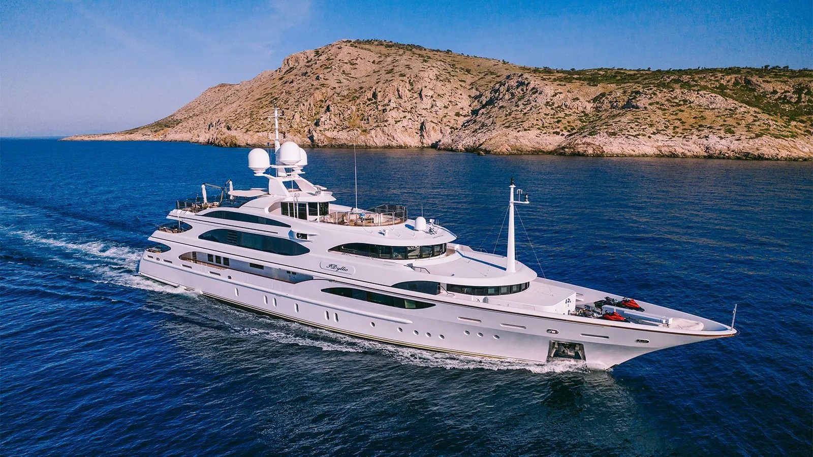 running motor yacht IDYLLIC.jpg