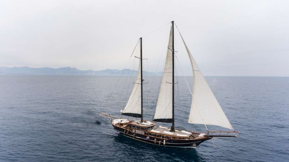 sailing yacht ANGELIQUE .jpg