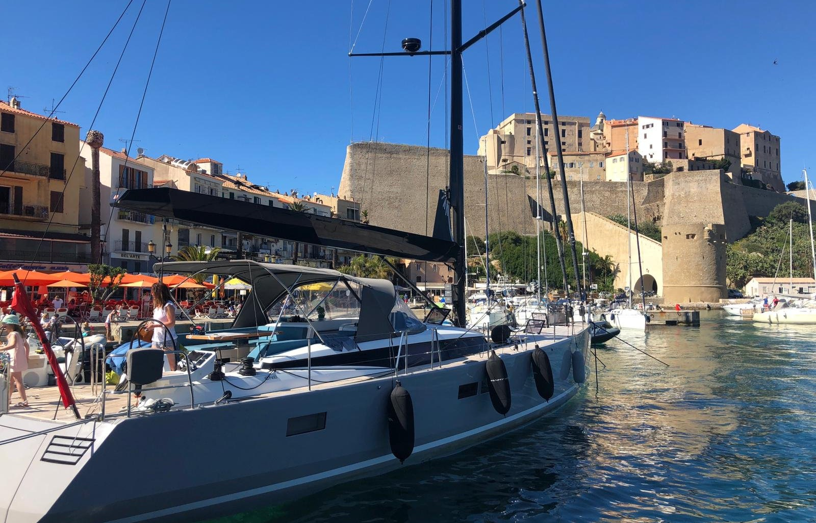 sailing yacht MAMY WATA.png