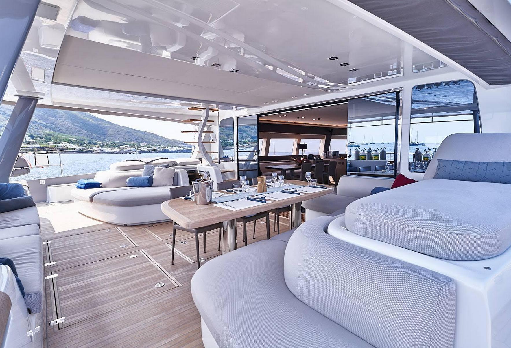 sailing-catamaran-babac-aft-deck.jpg