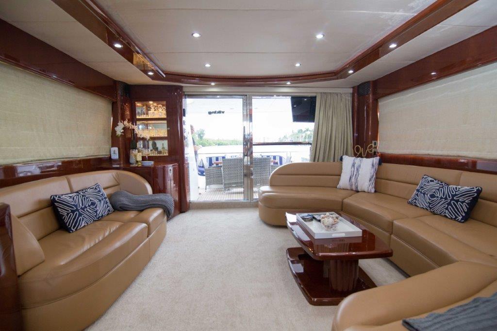 saloon looking aft.jpg