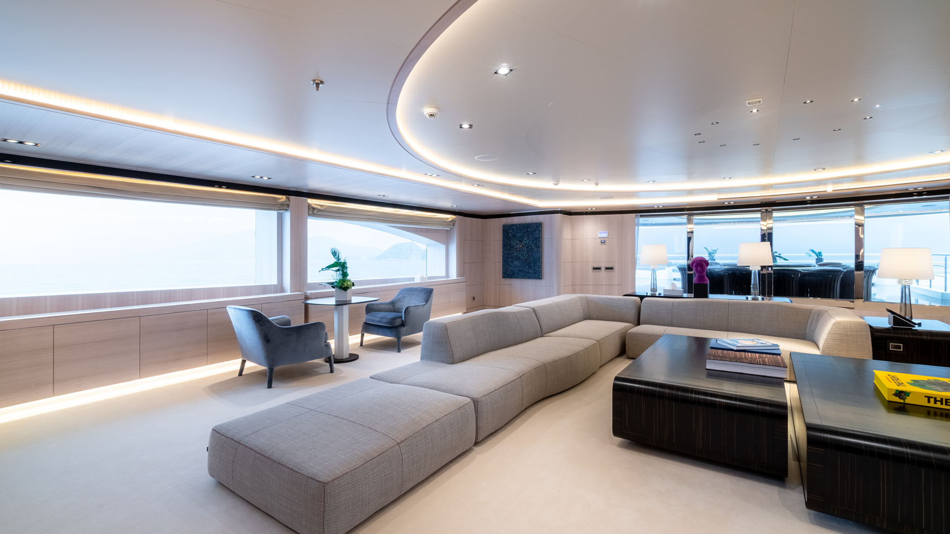saloon with fantastic views.jpg