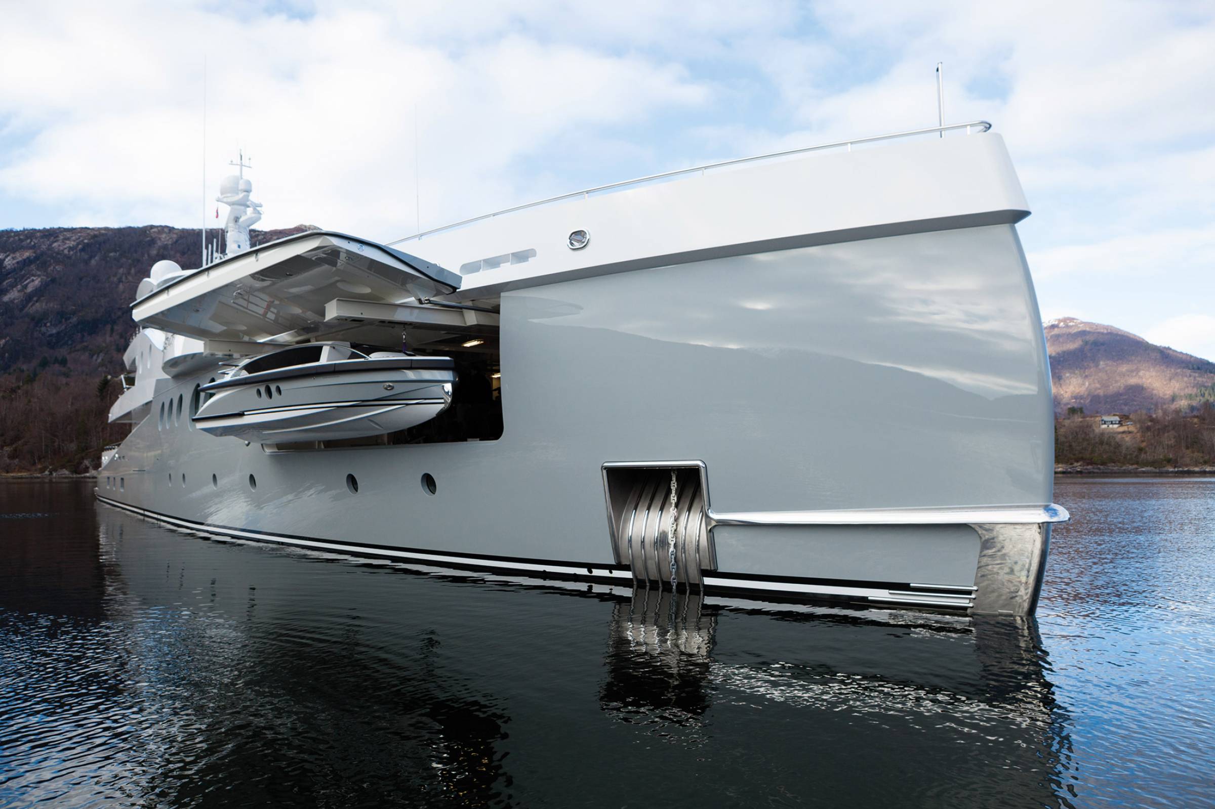 scimitar bow opening.jpg