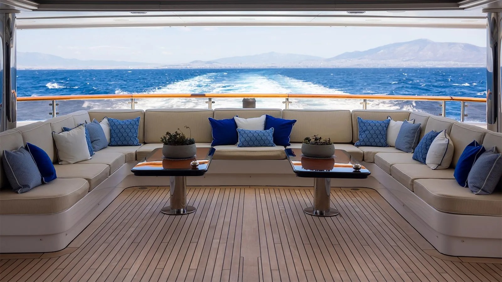 seating area  .jpg