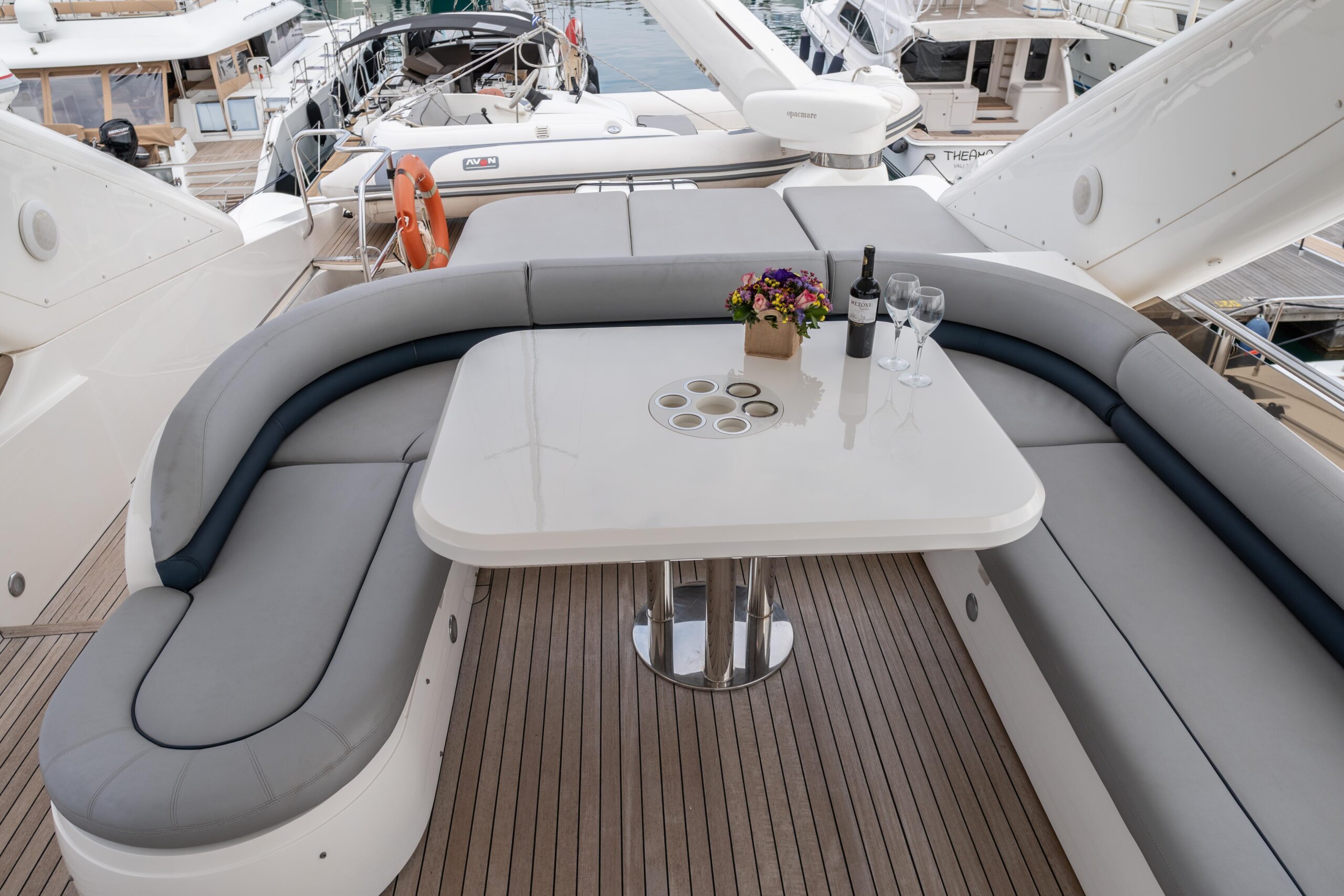 seating area on deck.jpg