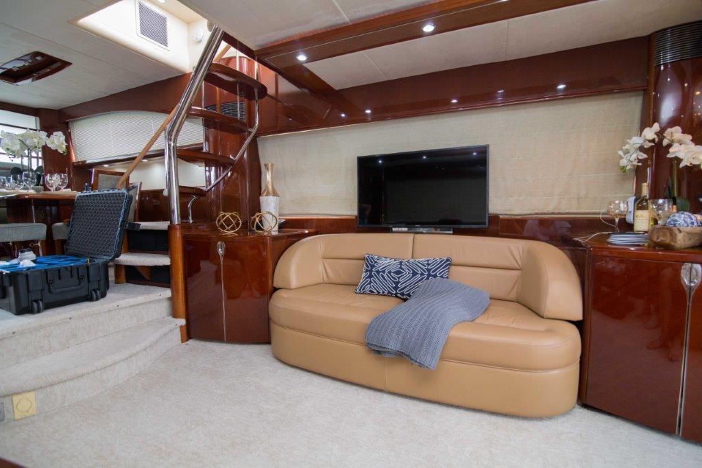 seating in saloon.jpg