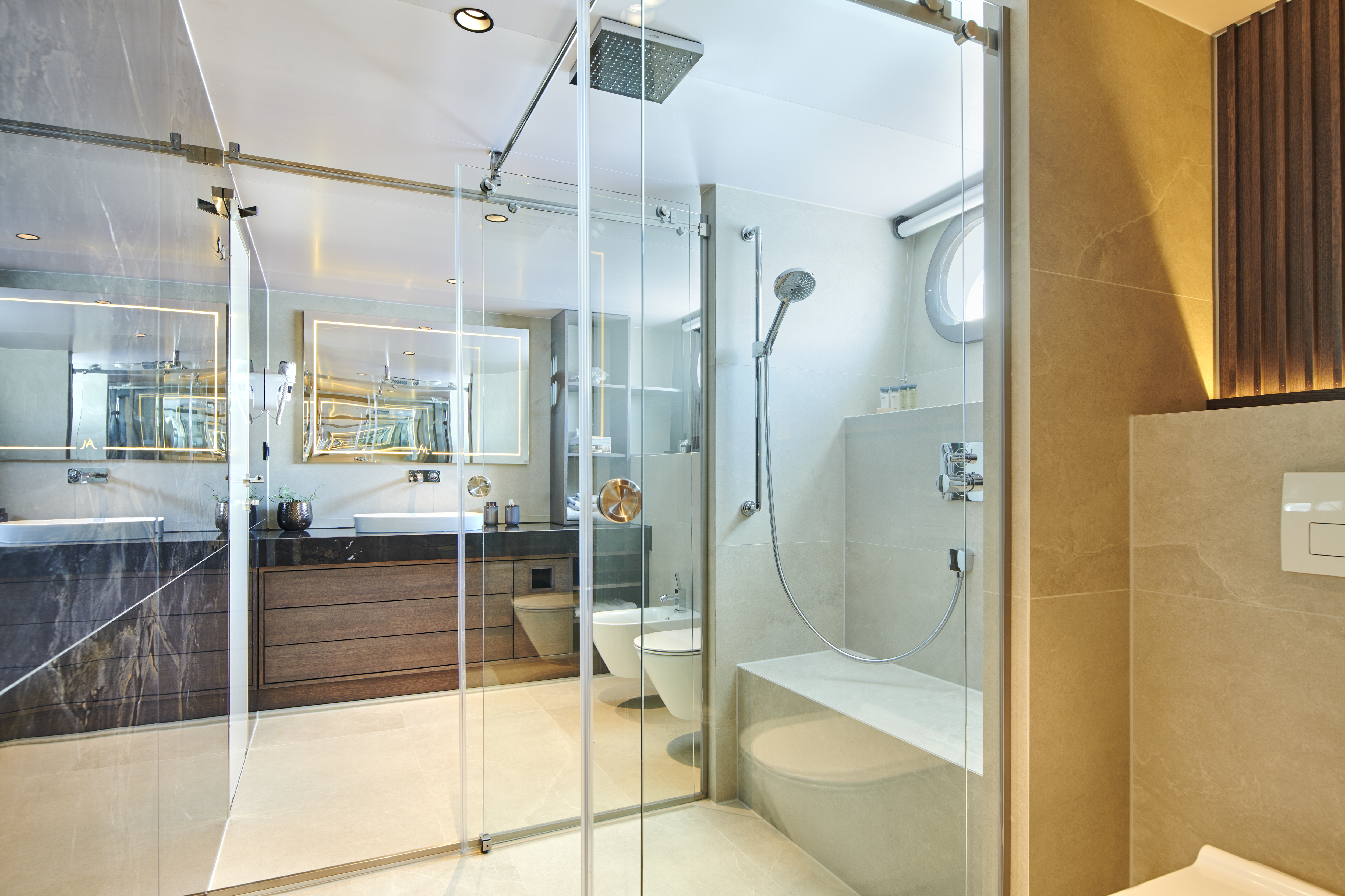 second master ensuite.jpg