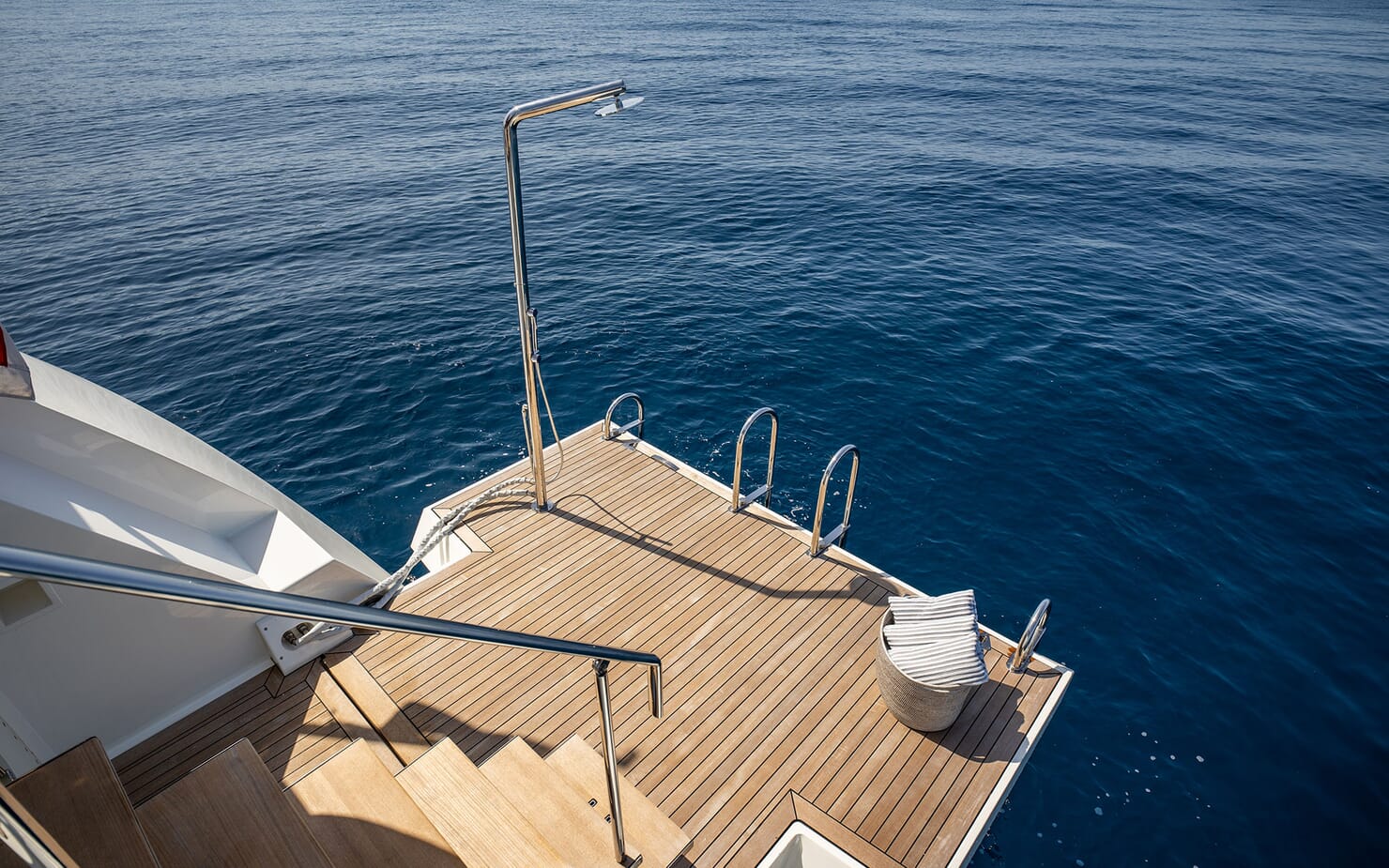 shower on swim platform.jpg