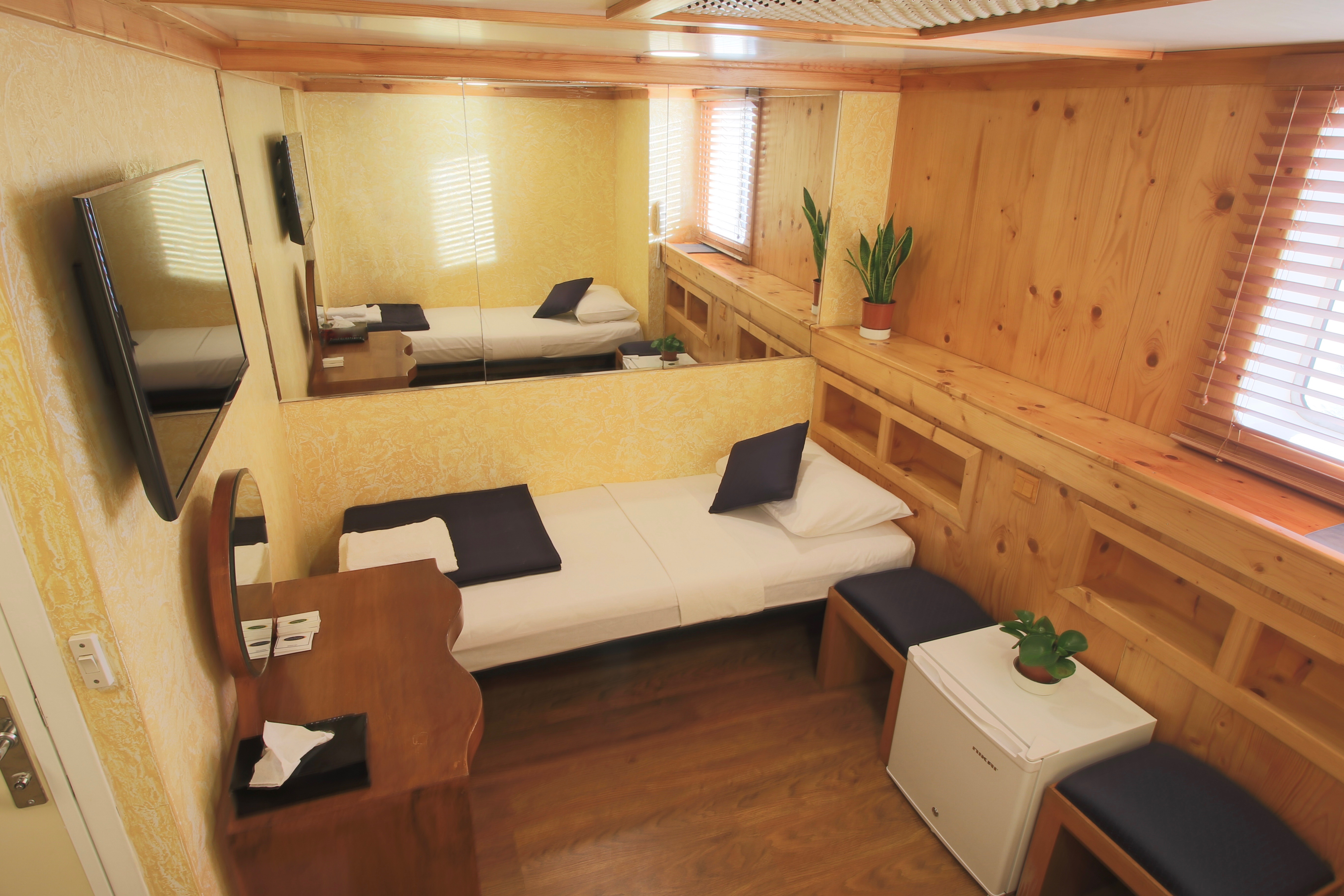 single cabin .jpg