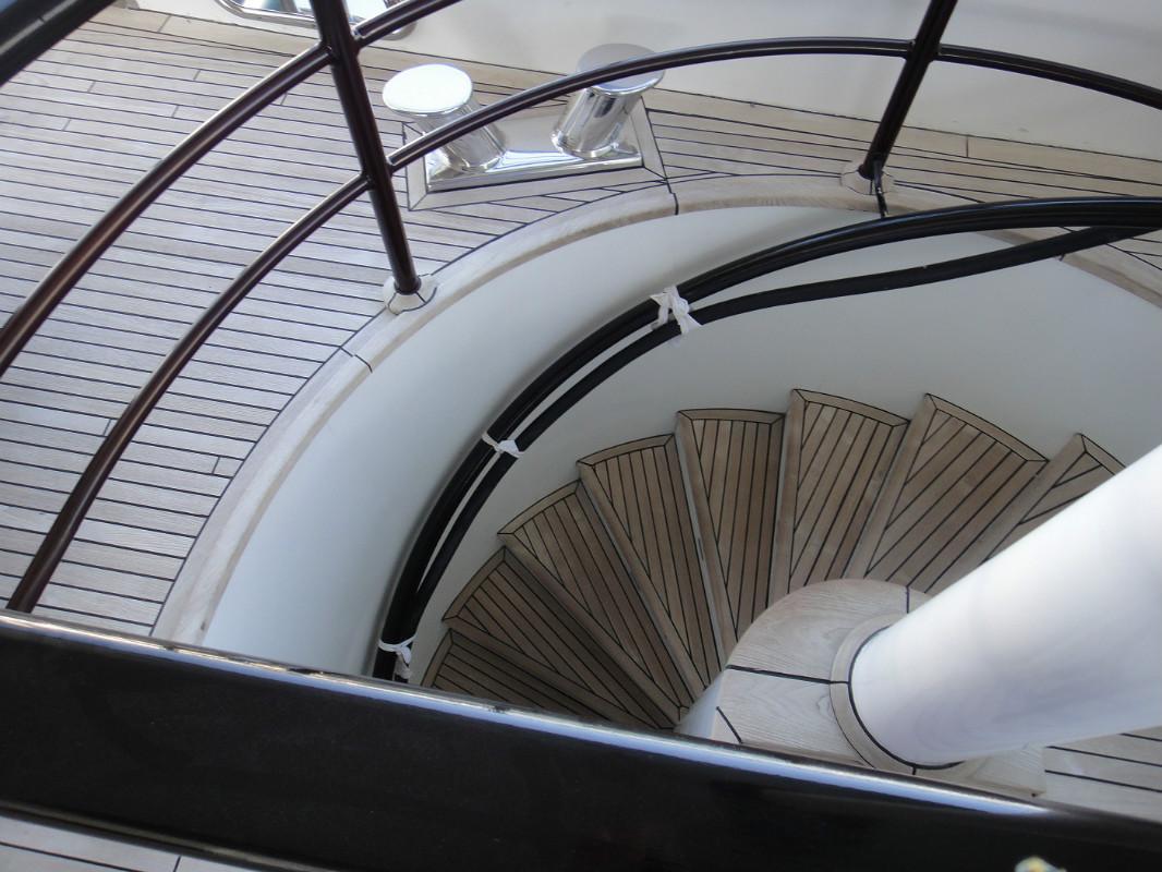 stairway down.jpg