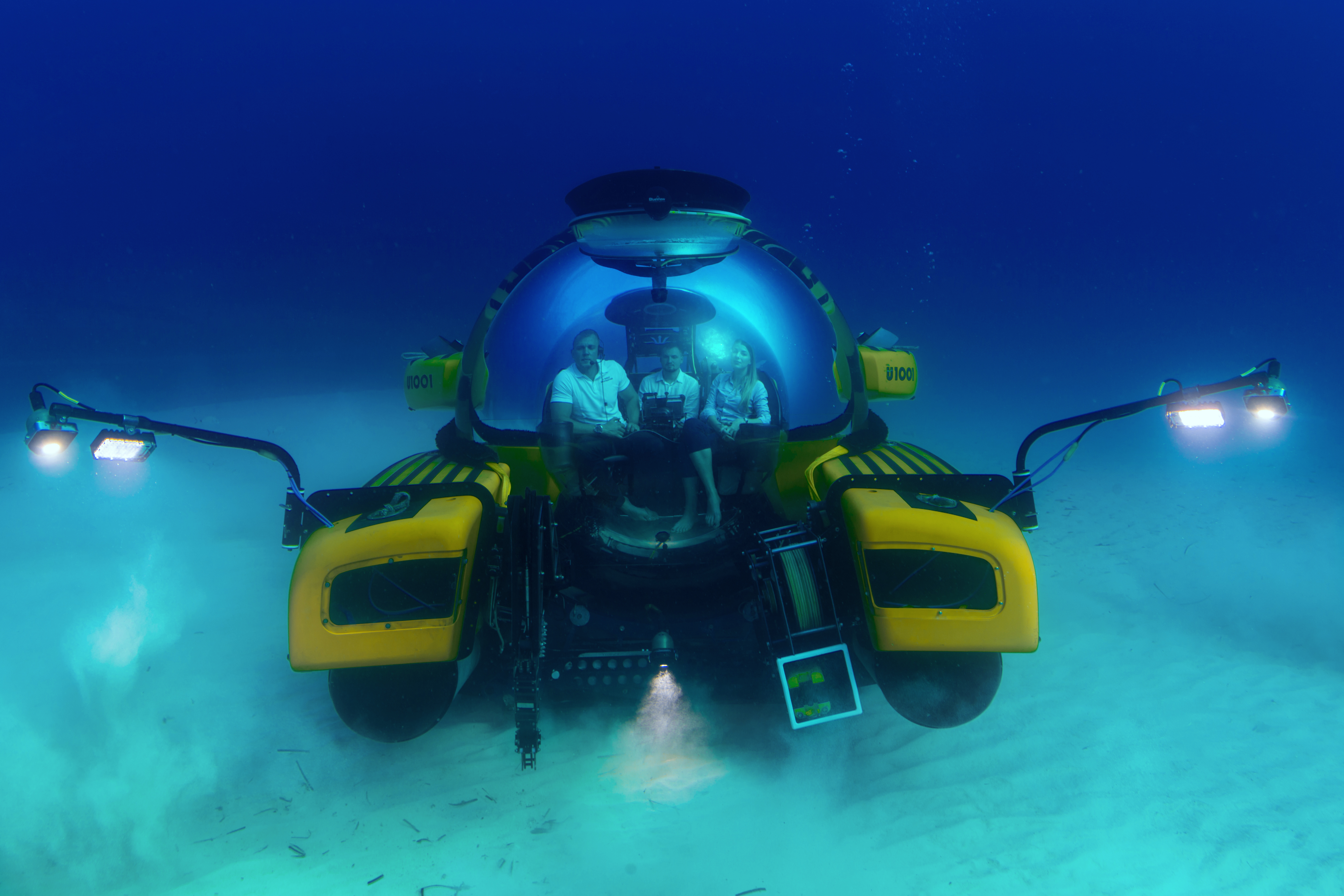 submarine underwater.jpg