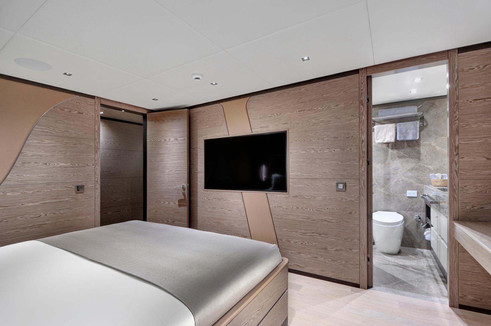suite with bathroom .jpg