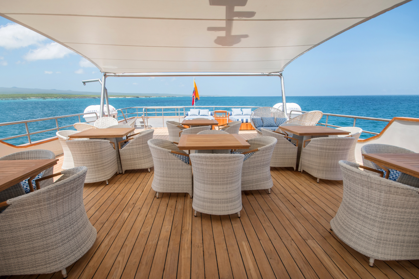 sun deck  dining.jpg