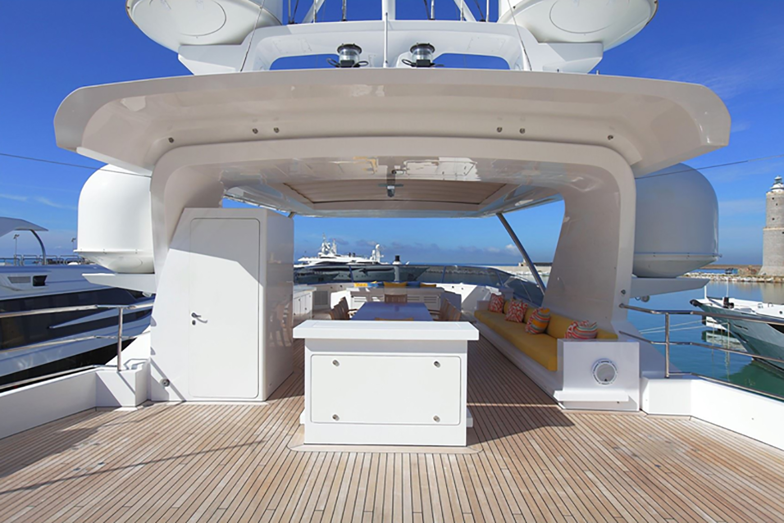 sun deck ZAZOU.jpg
